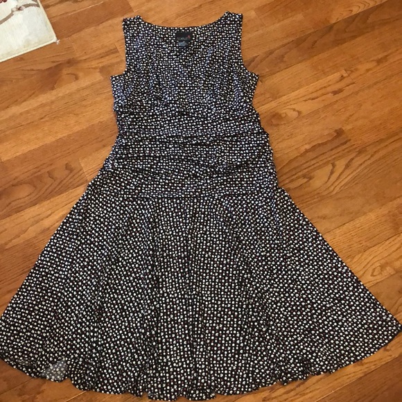 Scarlett Dresses & Skirts - Beautiful sleeveless dress dress